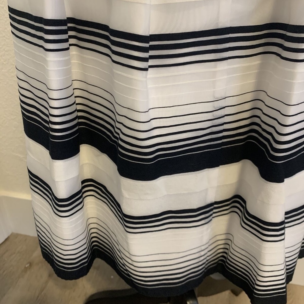 White House Black Market Striped Strapless Party Sun Dress Women's Size 2 - Picture 11 of 14